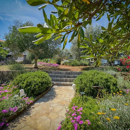 Holiday Home Lavanda Kornic Bagian luar foto
