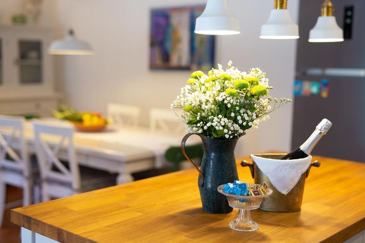 Holiday Home Lavanda Kornic Bagian luar foto