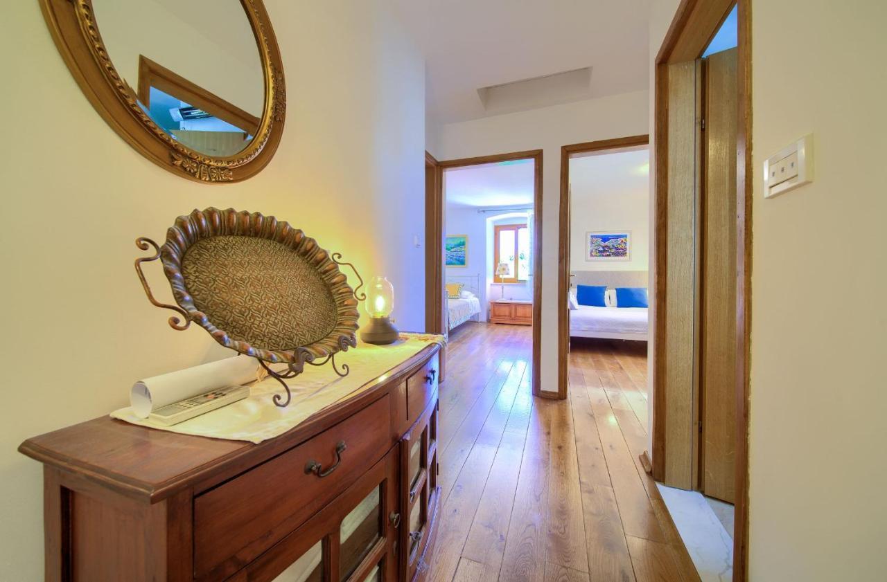 Holiday Home Lavanda Kornic Bagian luar foto