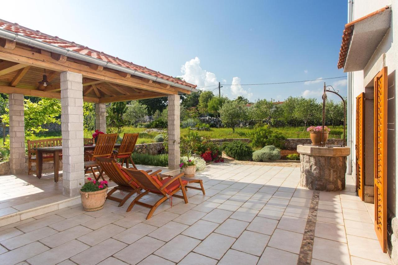 Holiday Home Lavanda Kornic Bagian luar foto