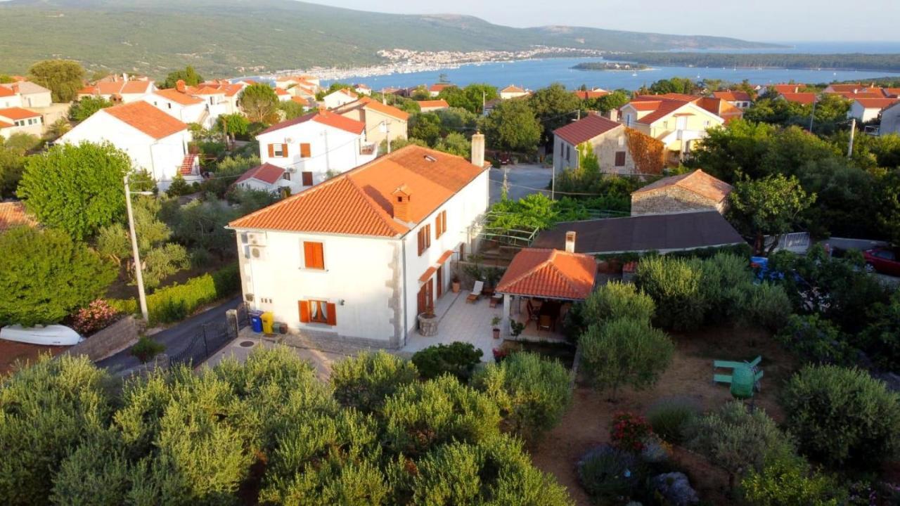 Holiday Home Lavanda Kornic Bagian luar foto