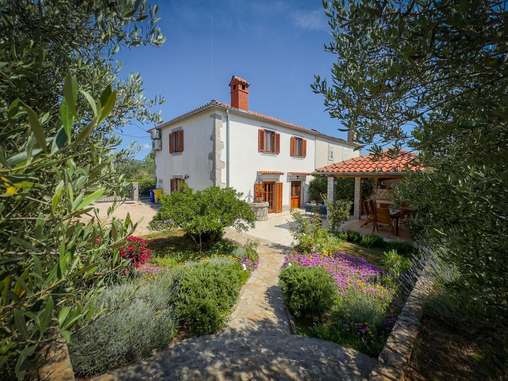 Holiday Home Lavanda Kornic Bagian luar foto