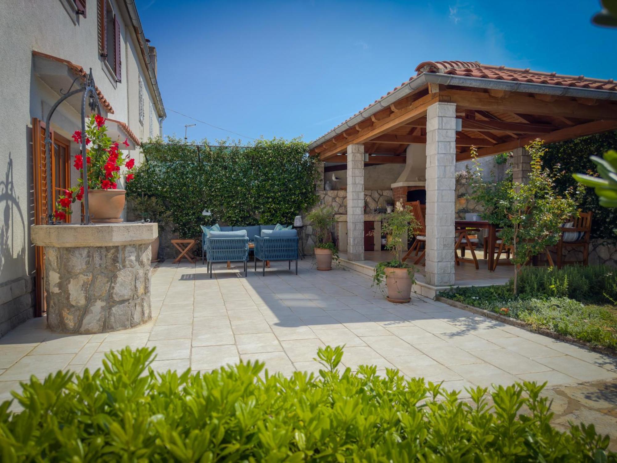 Holiday Home Lavanda Kornic Bagian luar foto
