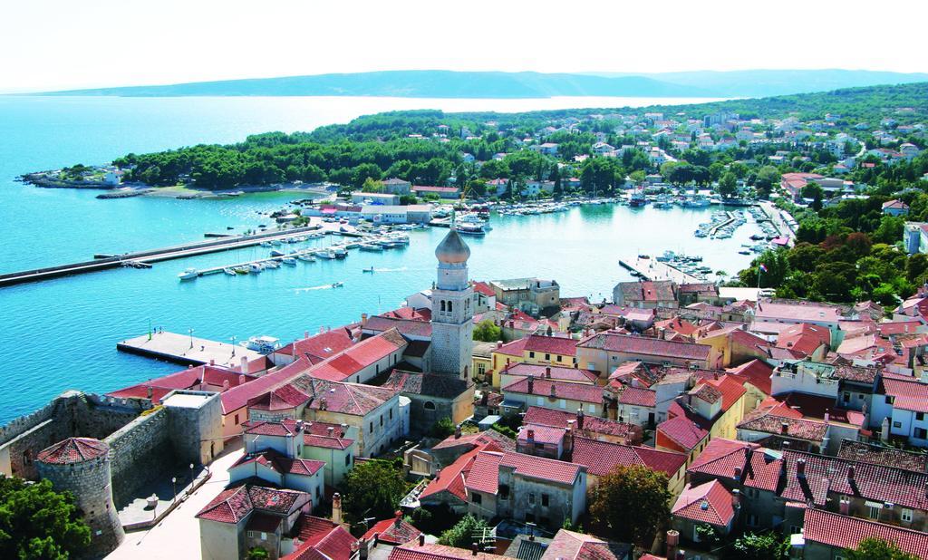Holiday Home Lavanda Kornic Bagian luar foto